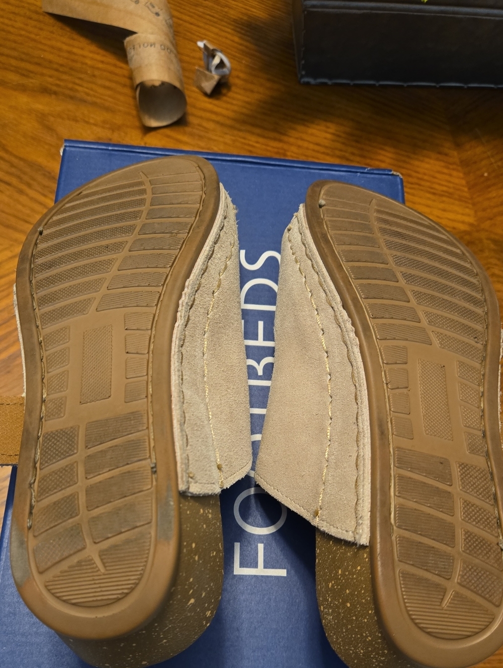 White Mountain Footbeds Fearful Women's' Tan Suede Double-Strap Sandals 7.5M - Picture 5 of 7